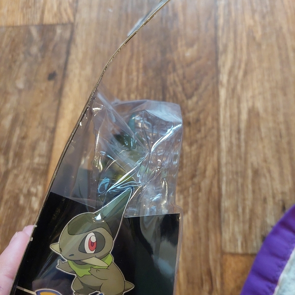 Pokemon Axew Toy Figurine NIB 2011 Jakks Pacific - Picture 5 of 8